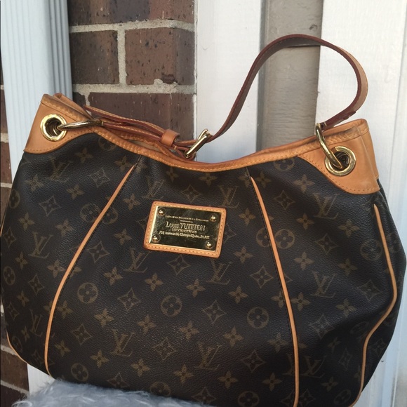 Louis Vuitton Handbags - Louis Vuitton Galleria hobo Monogram Pm handbag